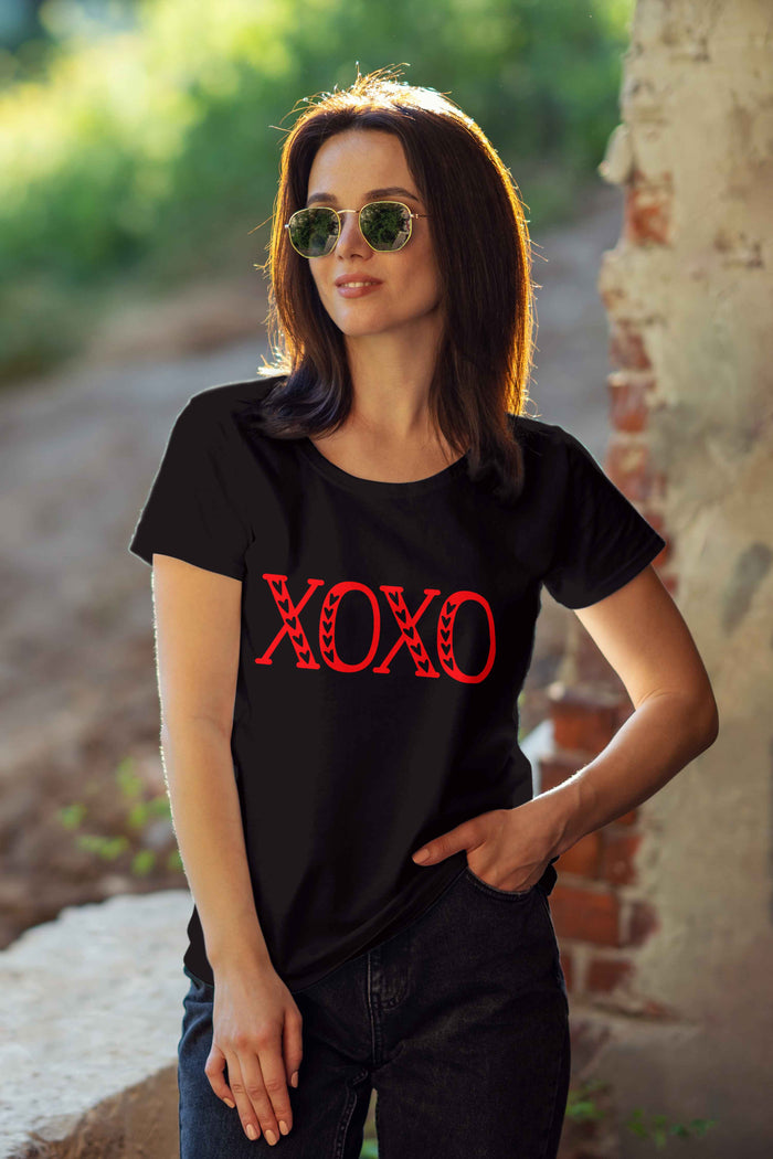 XOXO T-Shirt – Romantic Graphic Tee - urban360