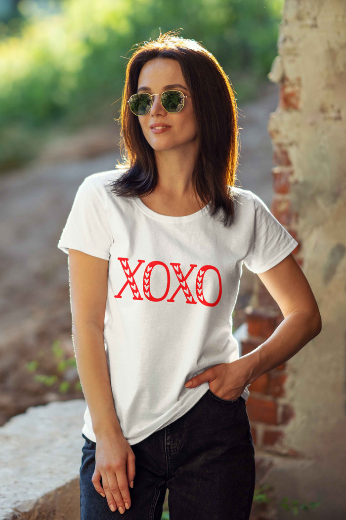 XOXO T-Shirt – Romantic Graphic Tee - urban360